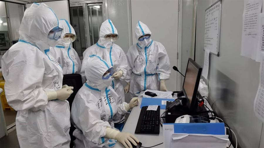 (圖文互動(dòng))(5)“白衣戰(zhàn)士”在沖鋒——記“最美新時(shí)代革命軍人”仲月霞