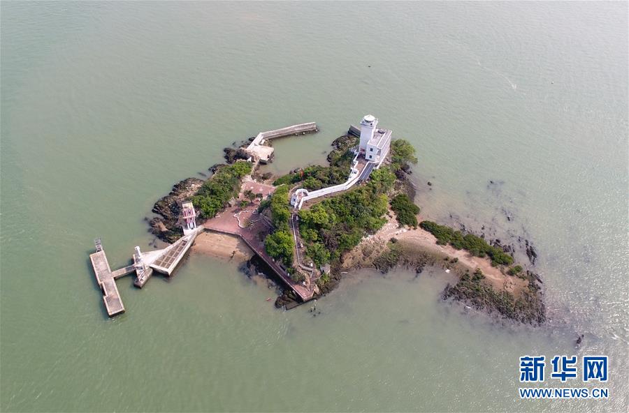 (新華全媒頭條·圖文互動(dòng))(2)守望——記舢舨洲“島主”黃燦明一門四代航標(biāo)工