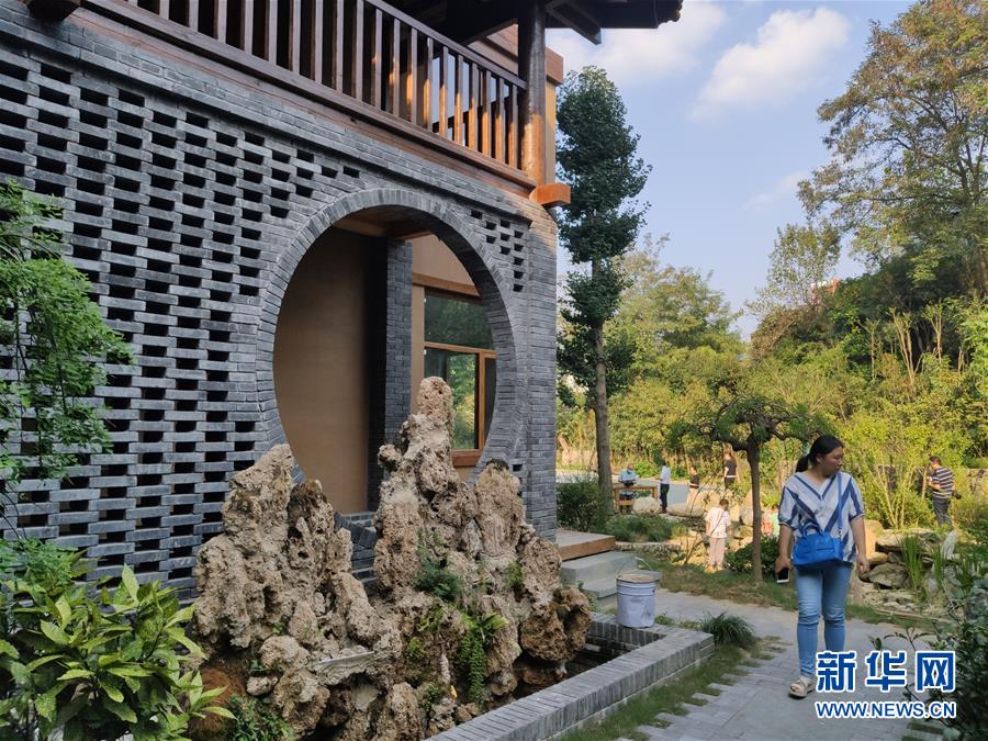 （走向我們的小康生活·圖文互動）（1）游客來了，小康近了——生態旅游引領湖北山區蝶變二三事