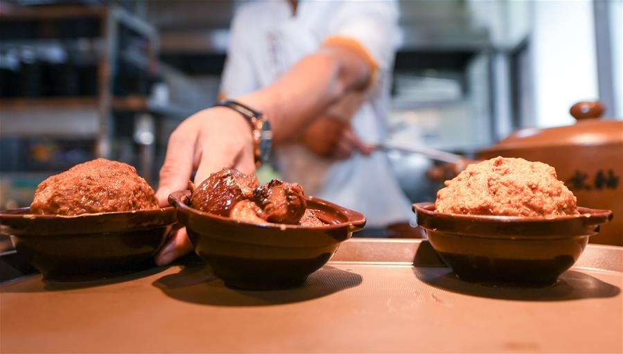 (在習(xí)近平新時(shí)代中國特色社會(huì)主義思想指引下——新時(shí)代新作為新篇章·習(xí)近平總書記關(guān)切事·圖文互動(dòng))(2)讓“舌尖上的節(jié)約”成為習(xí)慣——全社會(huì)營造浪費(fèi)可恥、節(jié)約為榮的氛圍掃描