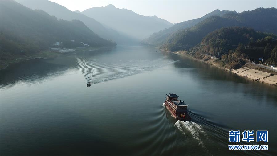 (在習(xí)近平新時(shí)代中國特色社會主義思想指引下——新時(shí)代新作為新篇章·習(xí)近平總書記關(guān)切事·圖文互動)(2)長三角的新答卷——“十三五”收官之年的長三角一體化新故事