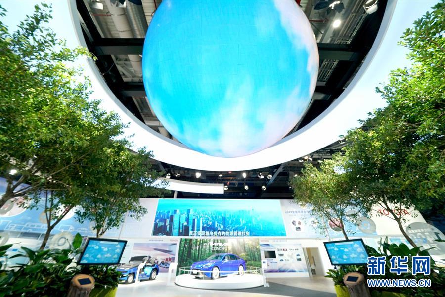 (新華全媒頭條·第二屆進(jìn)博會·圖文互動)(2)進(jìn)博之光輝耀世界 ——寫在第二屆中國國際進(jìn)口博覽會開幕之際